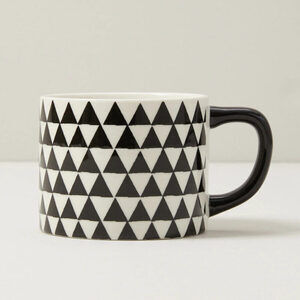 TRIANGLES MUG, BLACK